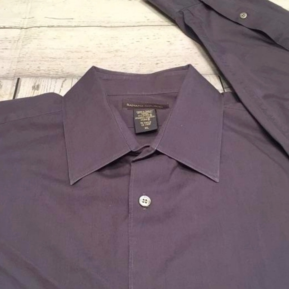 BANANA REPUBLIC SMOKEY GRAY BUTTON DOWN
